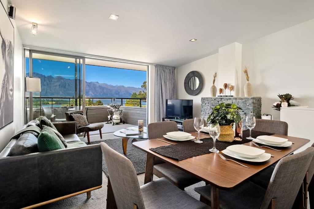Toru - Eclectic Apartment With Delightful Lake Views Queenstown Exterior foto